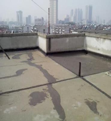 泉州漏水维修 楼顶漏水是什么原因，楼顶漏水维修方法是什么?